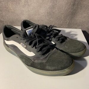 VANS Men's Ave Pro Suede Skateboard Sneakers Men’s Size 11.5